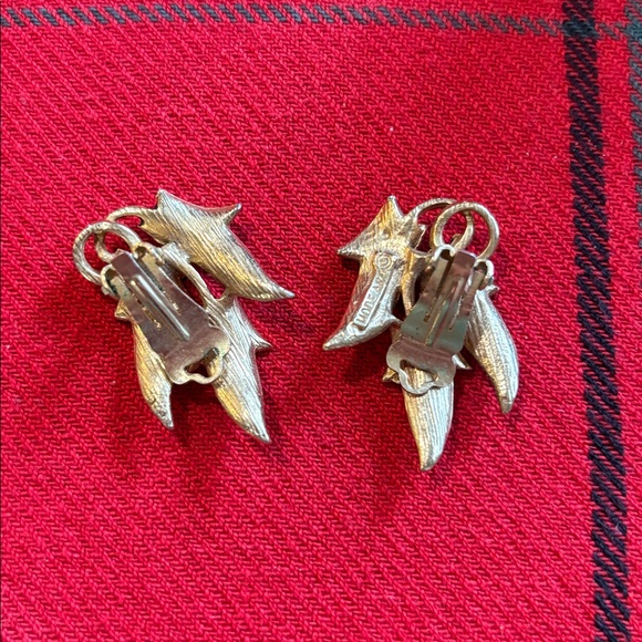 Vintage enamel leaf bracelet and clip on earrings - Picture 7 of 8